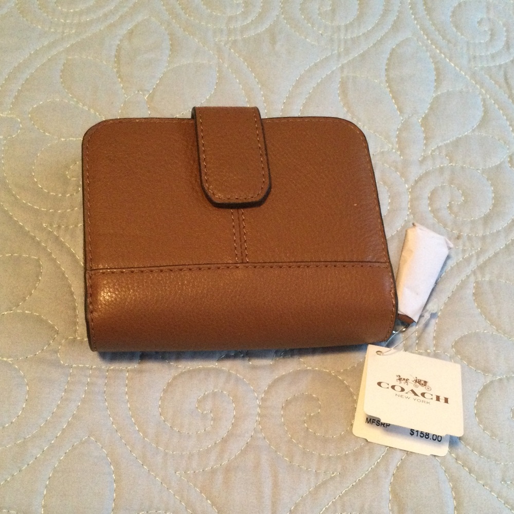 Coach leather zip around wallet NWT